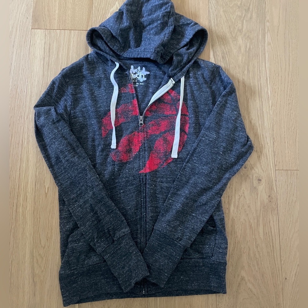 Touch by Alyssa Milano Charcoal Zip-Up Sweater with Red Graphic